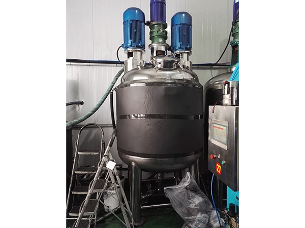 石墨烯漿料生產現場